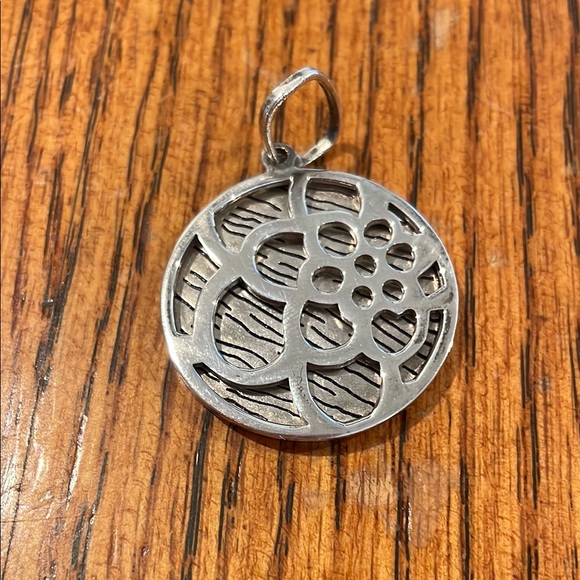 Silpada Silver Floral Pendant - Picture 2 of 5